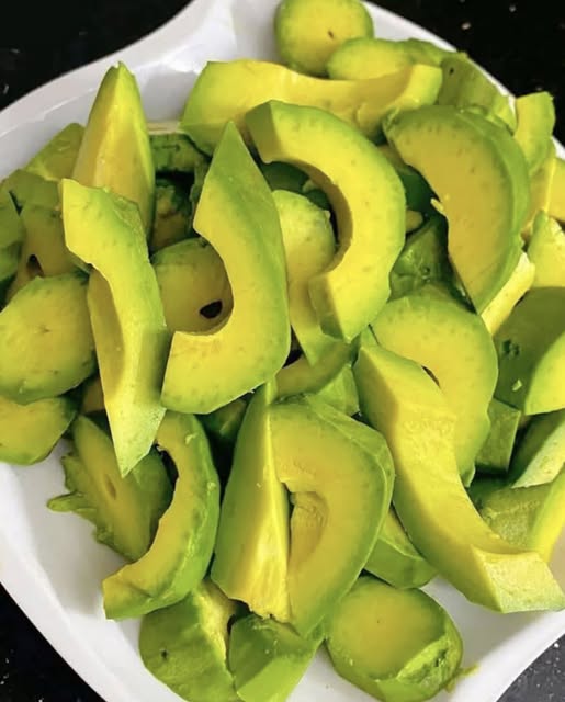Avocat : Le Superaliment Miracle à Consommer Chaque Jour pour une Santé Optimale