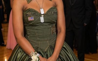J’ai confectionné ma robe de bal à partir de l’uniforme militaire de mon père en son honneur – ma belle-mère s’est moquée de moi jusqu’à ce qu’un officier militaire frappe à la porte et lui remette un mot qui l’a fait pâlir.