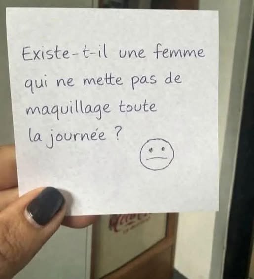 Question qui divise : une femme peut-elle passer toute la journée sans maquillage ? Voir le lien dans le commentaire