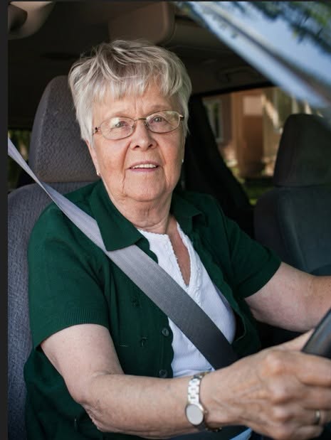 Faut-il instaurer un âge butoir pour prendre le volant ? Le débat sur les conducteurs seniors relancé