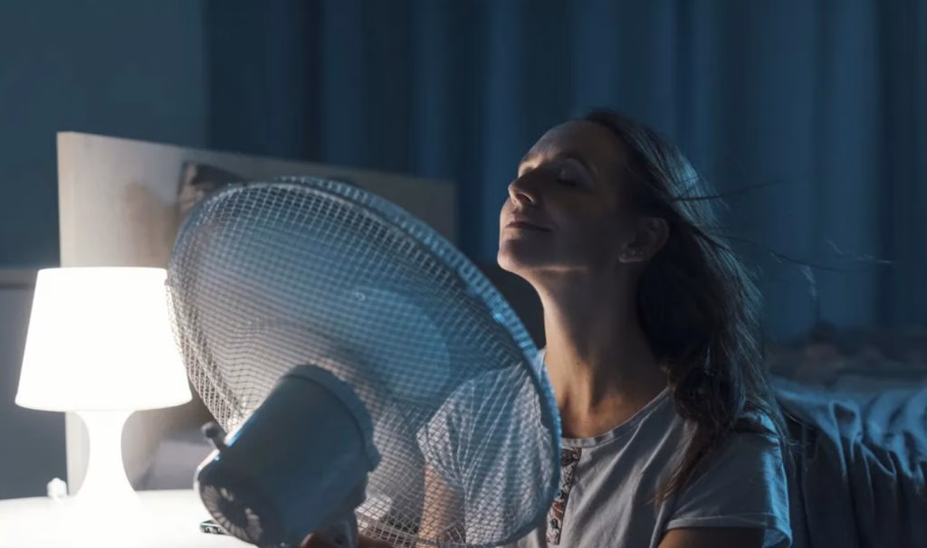 Canicule: combien vous coûte réellement un ventilateur allumé toute la nuit?